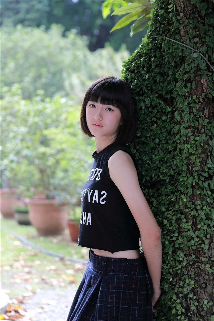 解开美女内裤吻戏